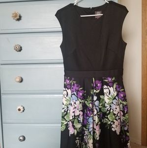 NWOT Vince Camuto Floral Dress